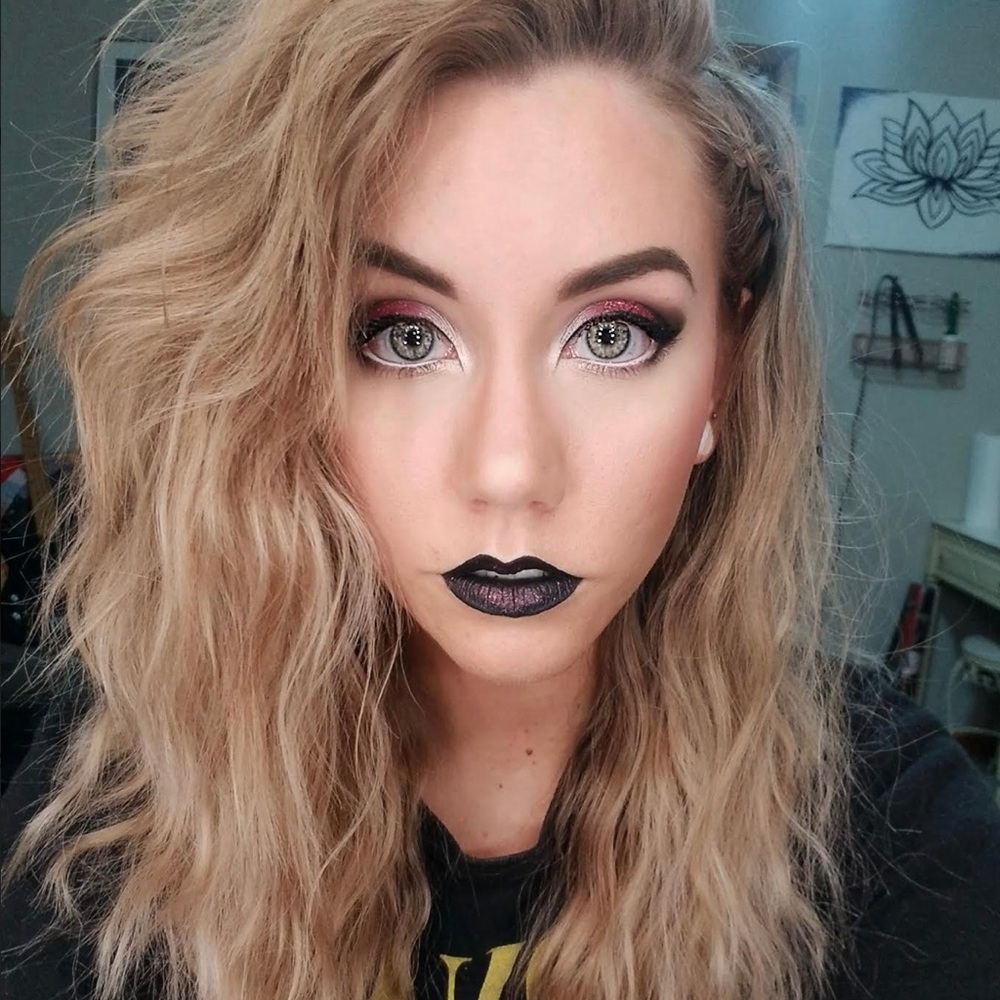 Meet your Posher, Cassie